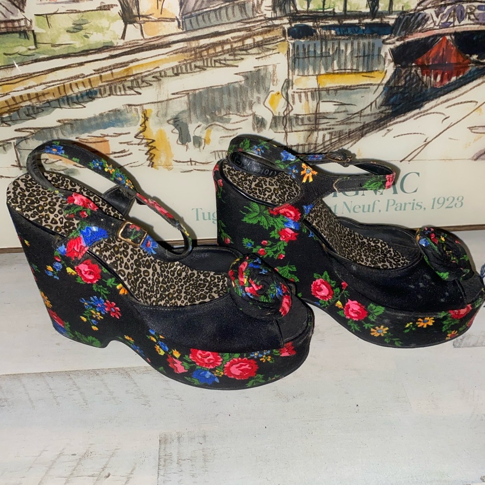 70’s Vintage Floral Platform Wedge Sandals